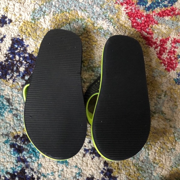 🧜🏼‍♀️3 for $15 item!🧜🏼‍♀️ lime green sandals - Picture 2 of 2